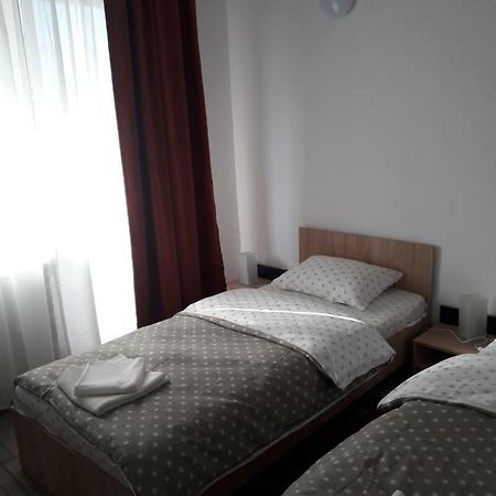 Cazare NEU-ARAD AUTOSTRADA Apartment Exterior foto