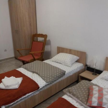 Cazare NEU-ARAD AUTOSTRADA Apartment Exterior foto