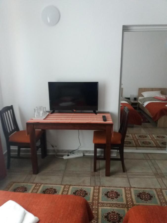 Cazare NEU-ARAD AUTOSTRADA Apartment Exterior foto